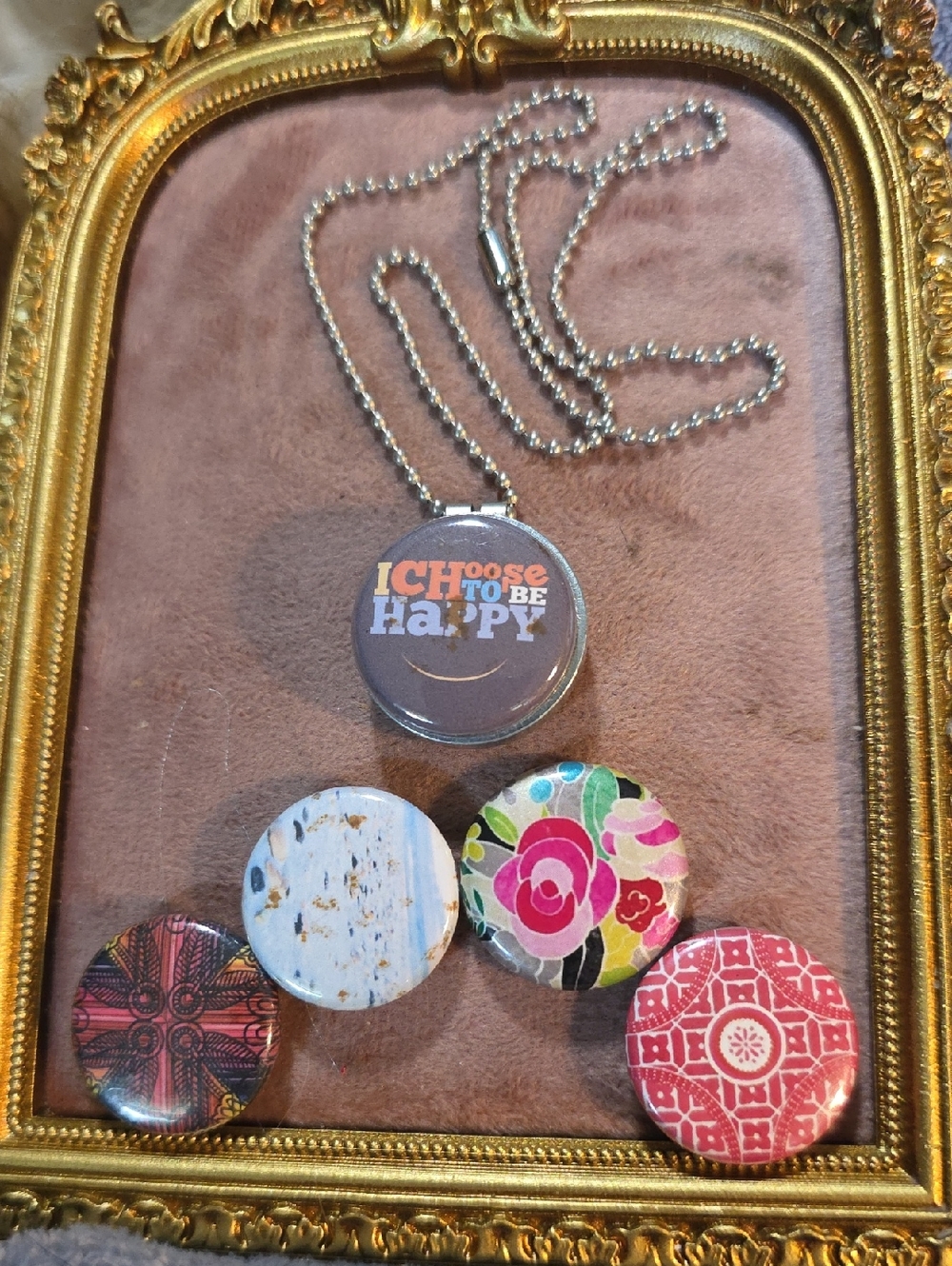 Magnabilities 'I Choose to Be Happy' Pendant Necklace + 5 Interchangable Discs